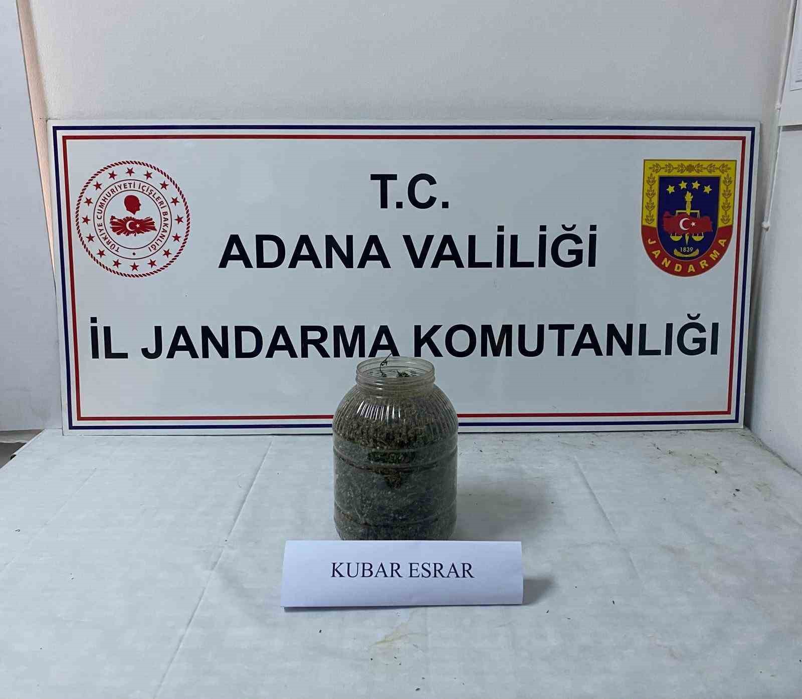 Adana’da bidonlara saklanmış uyuşturucu madde ele geçirildi