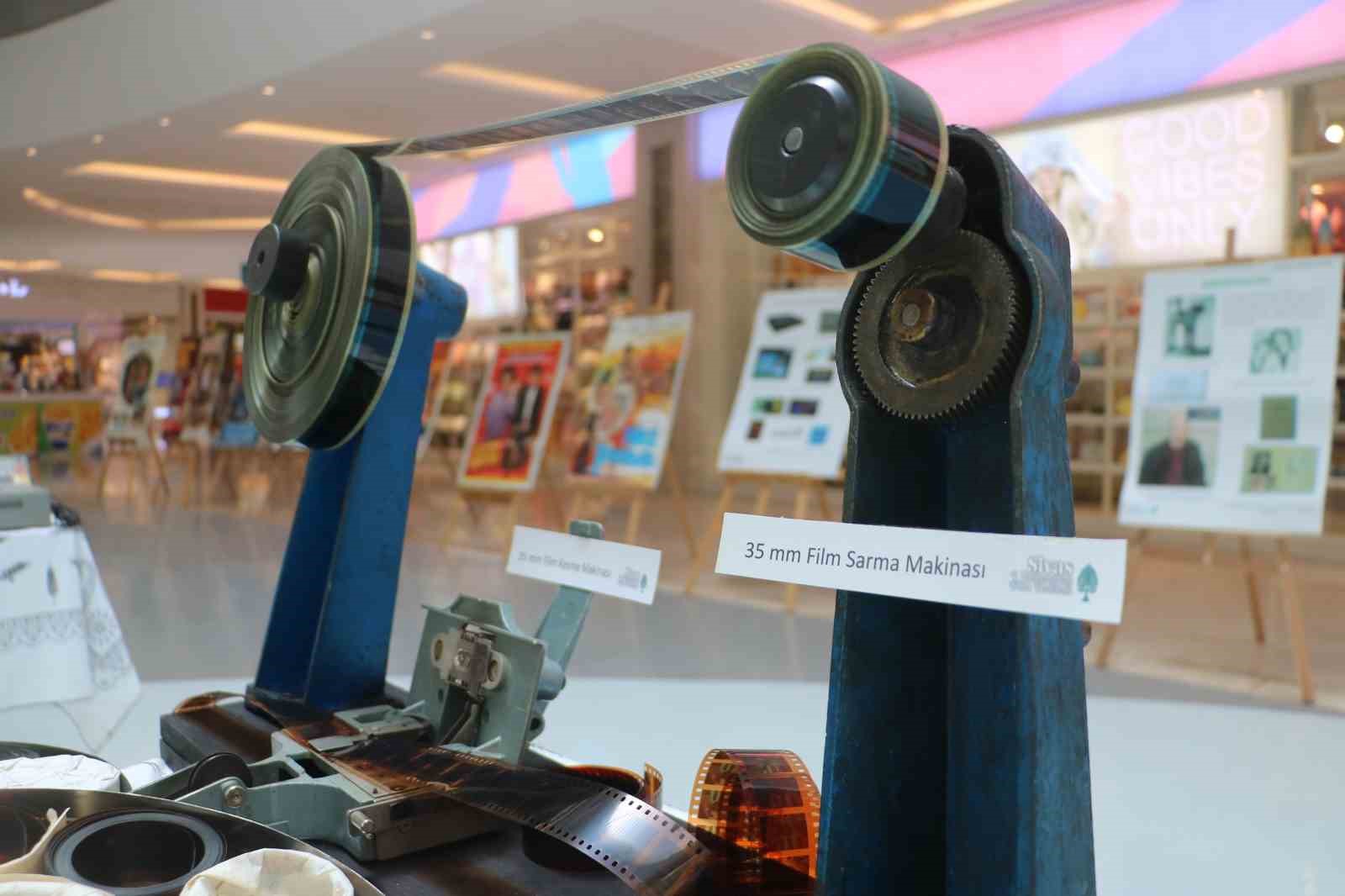 Bu sergi ziyaret&ccedil;ilerini zamanda yolculuğa &ccedil;ıkarttı
