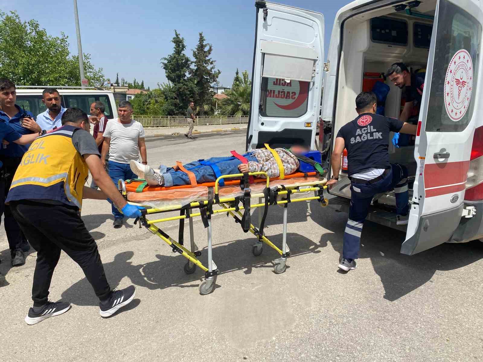 Otomobil ile motosiklet &ccedil;arpıştı: 1 yaralı
