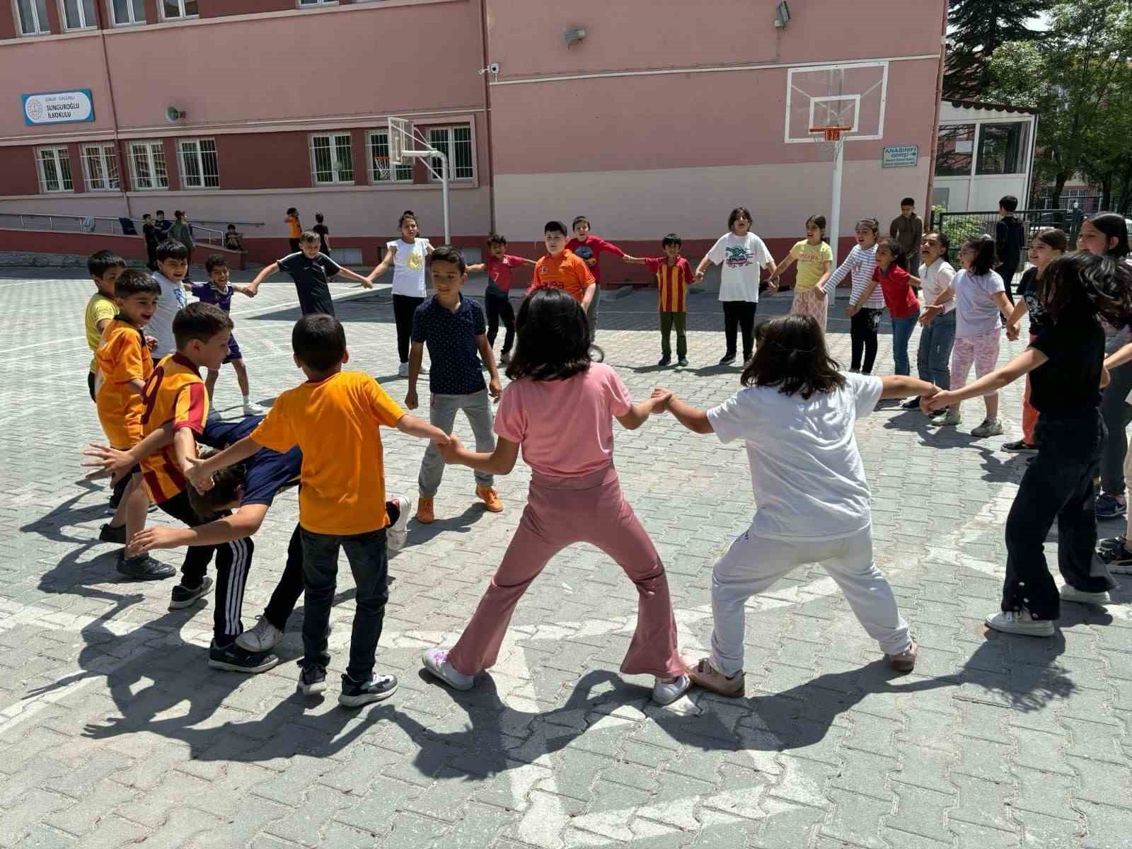 Sungurlu’da geleneksel çocuk oyunları şenliği düzenlendi