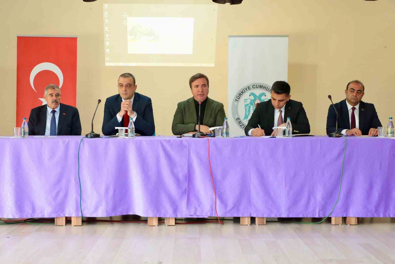 &Uuml;z&uuml;ml&uuml;&rsquo;de muhtarlar toplantısı
