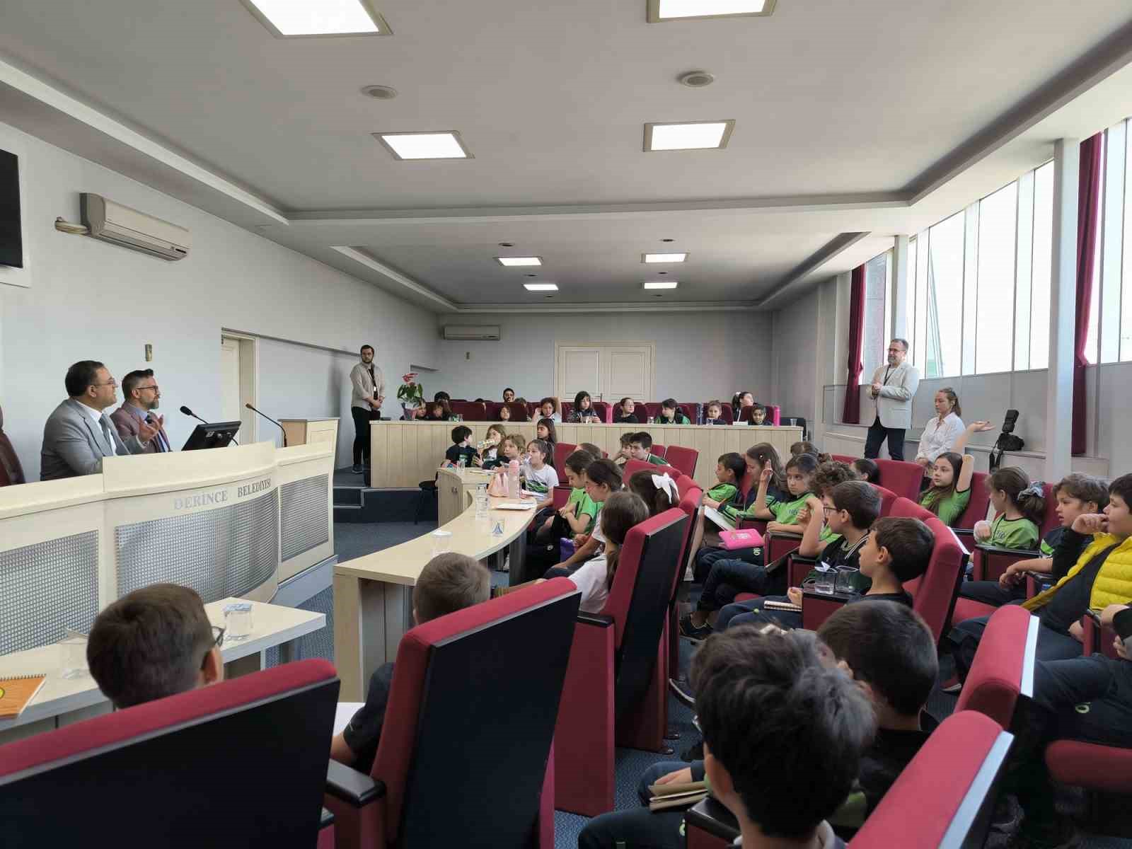 Başkan Gökçe: "Derince eğitim, kültür, sanat, spor ve müzik kenti olacak"