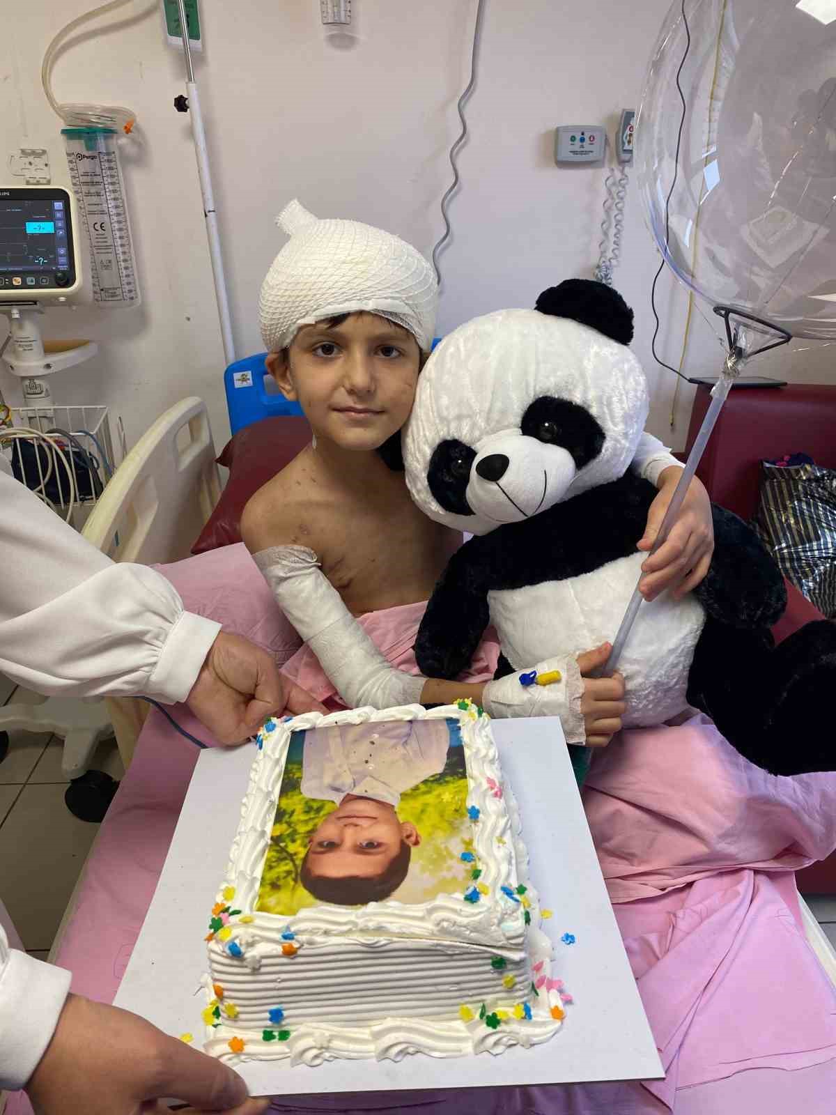 K&ouml;peklerin saldırdığı Tunahan&rsquo;ın babasından d&uuml;zenlemeye karşı &ccedil;ıkanlara tepki: &ldquo;Kendi &ccedil;ocuklarının par&ccedil;alanmasını isterler miydi?&rdquo;
