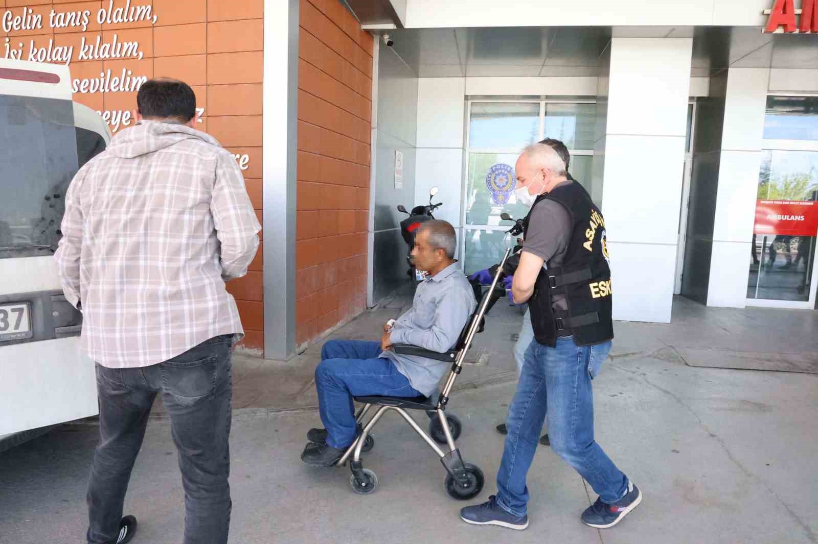 İş arkadaşını bı&ccedil;aklayarak &ouml;ld&uuml;ren g&uuml;venlik g&ouml;revlisi adliyeye sevk edildi 