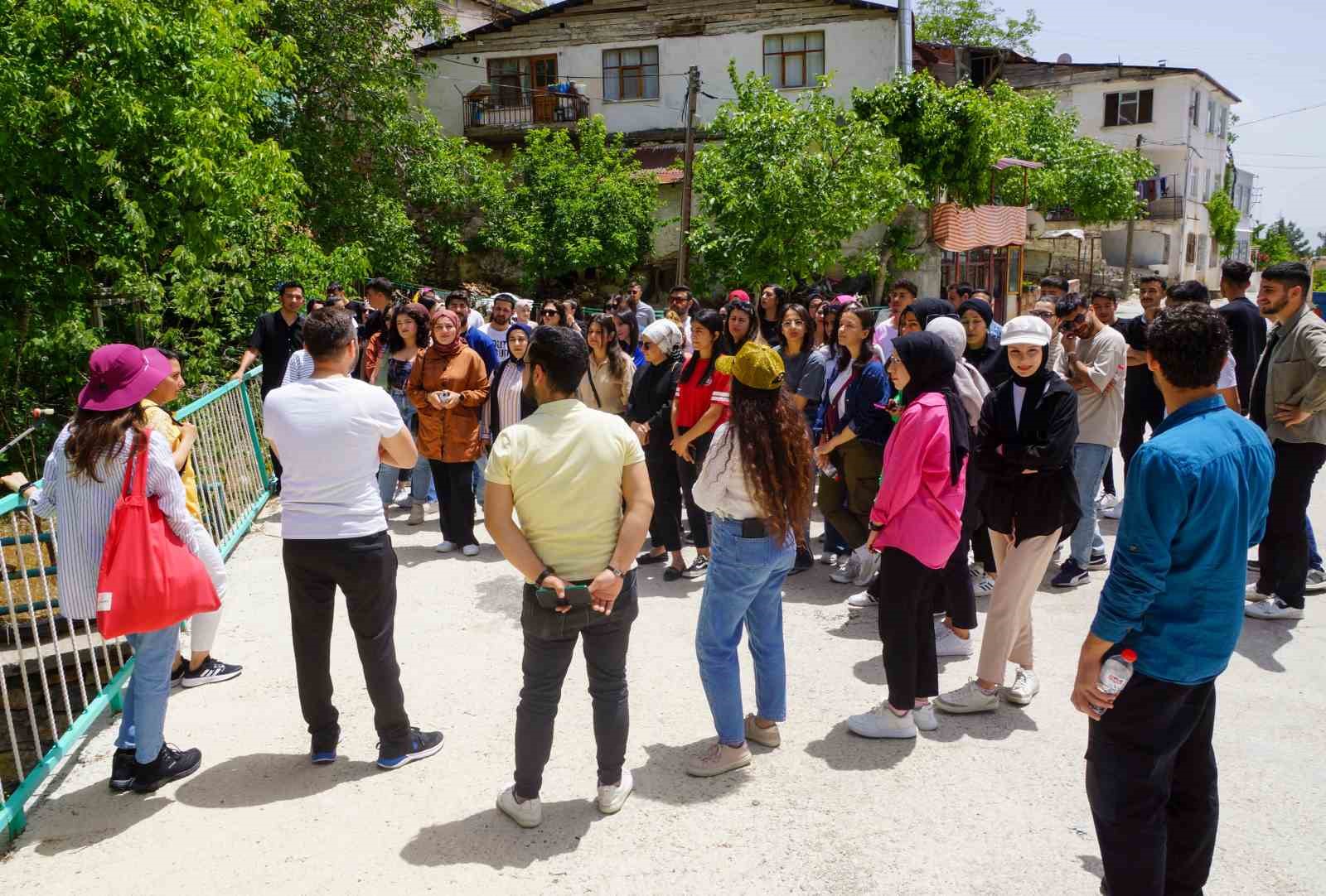 Üniversiteli öğrenciler için ‘Ermenek Tarih’ gezisi düzenlendi
