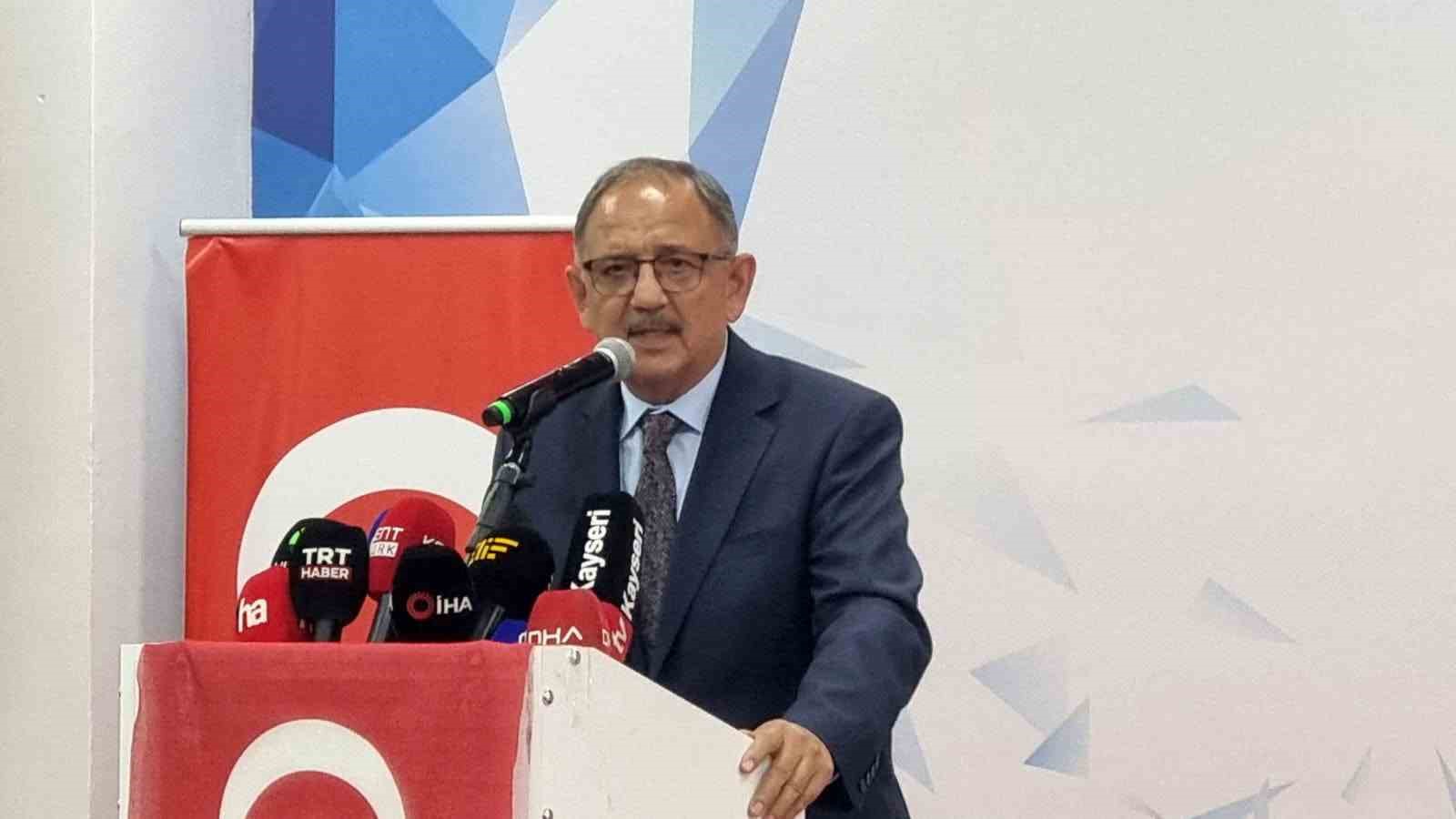 Bakan &Ouml;zhaseki: &ldquo;Evlerimizi &ccedil;elik yapıyoruz. Altında 9 şiddetinde dahi deprem olsa, fay hattı ge&ccedil;se o &ccedil;elik yapıyı yıkması m&uuml;mk&uuml;n değil&rdquo;
