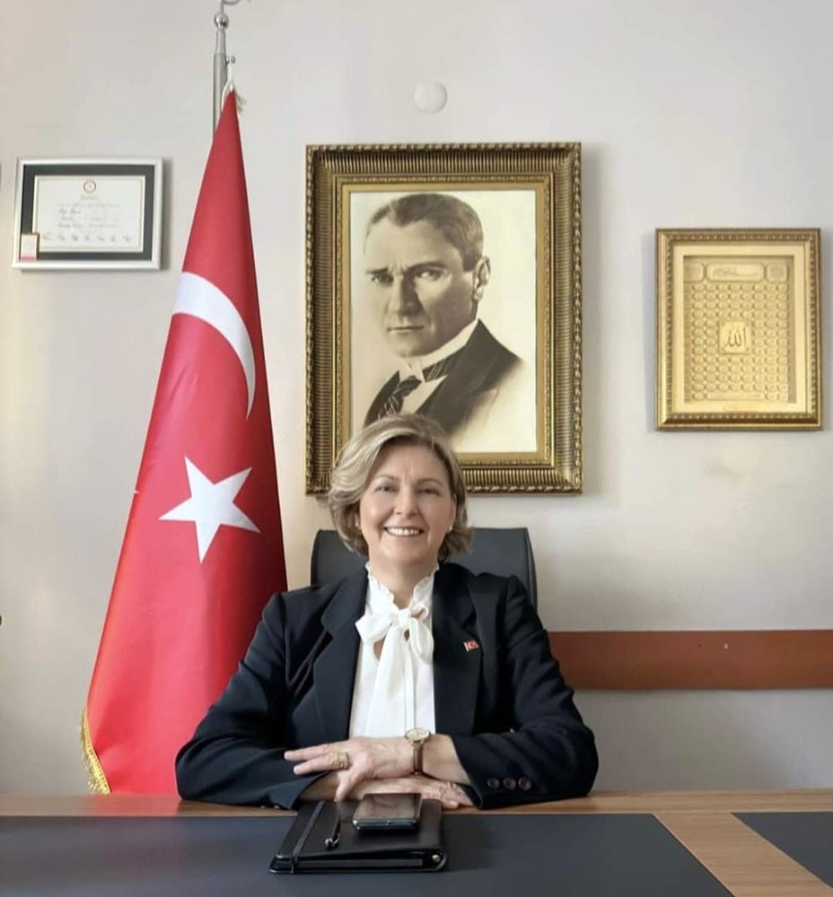 Sarıyer&rsquo;deki kazada hayatını kaybeden kadın muhtar son yolculuğuna uğurlandı
