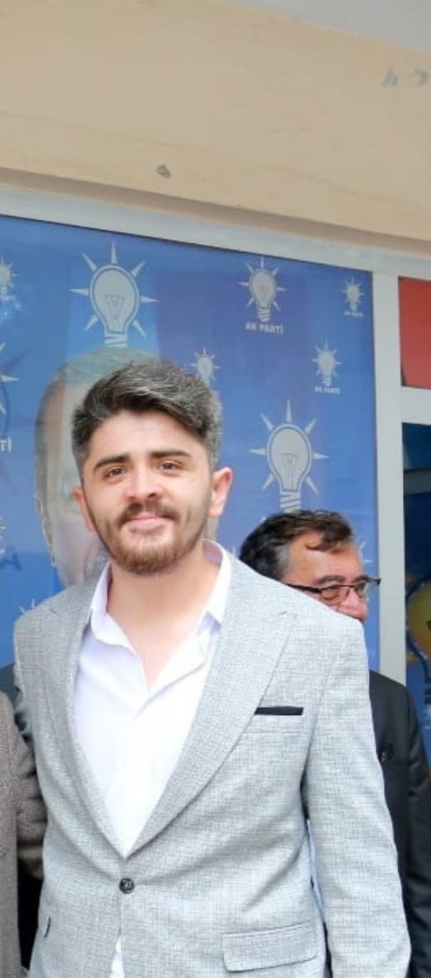 AK Parti Kürtün İlçe Gençlik Kolları Başkanına bıçaklı saldırı kamerada