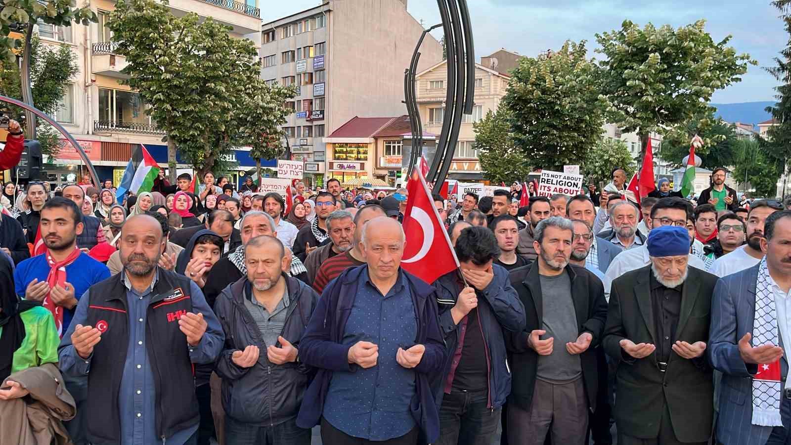 Yüzlerce Bolulu "Katil İsrail" diyerek yürüdü
