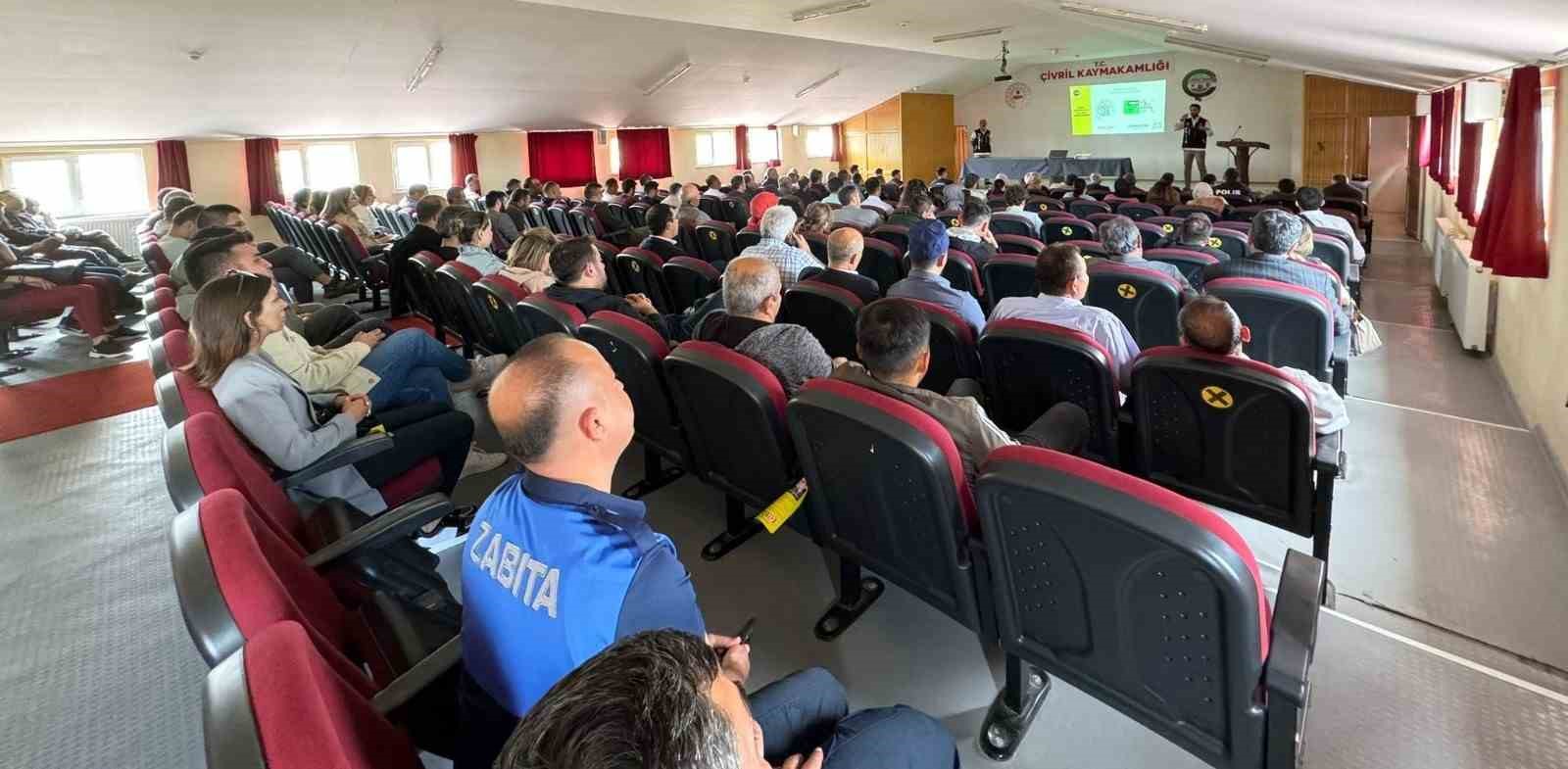 &Ccedil;ivril&rsquo;de narko m&uuml;cadele ve eğitimleri devam ediyor
