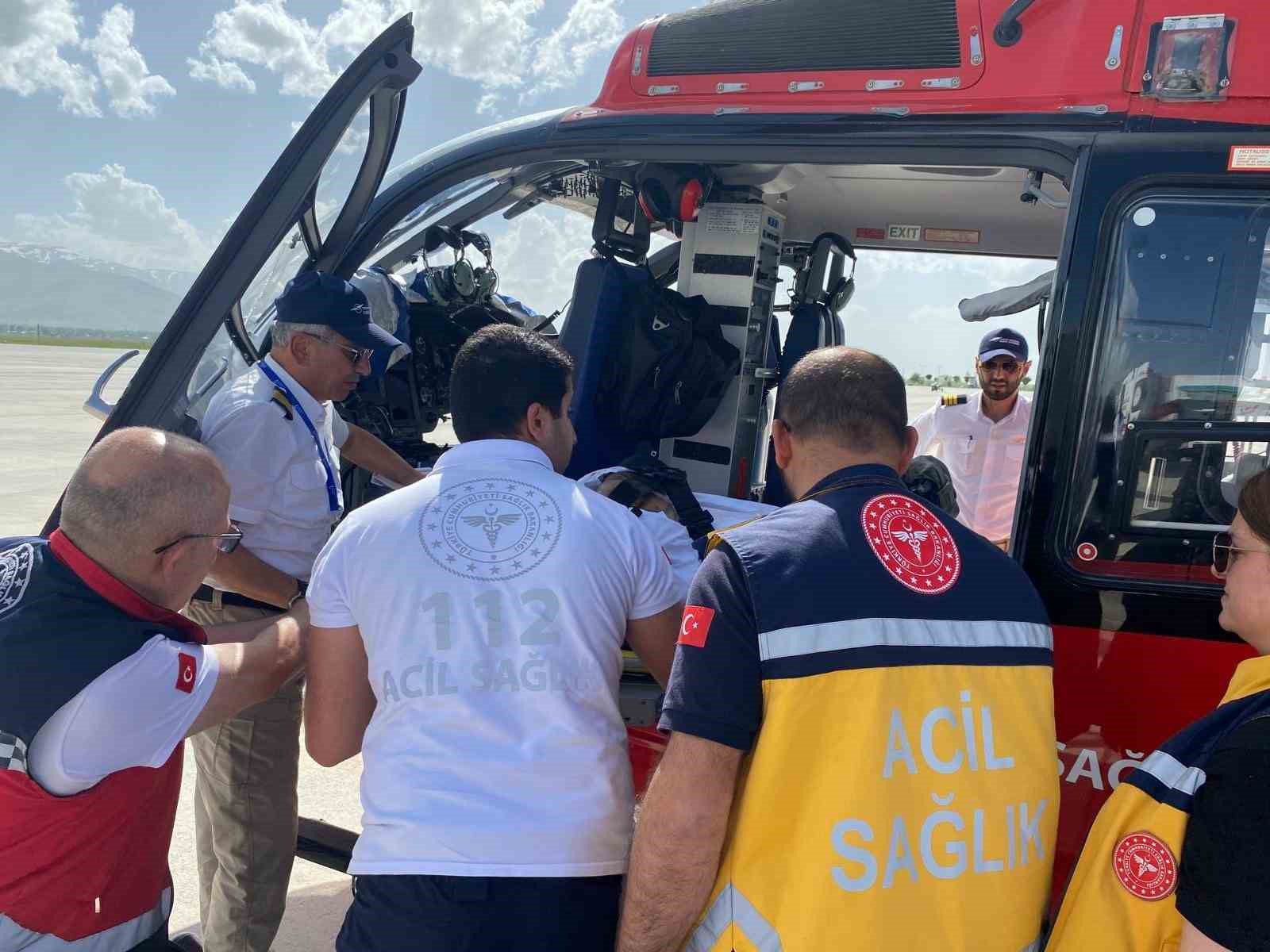 Muş’ta elektrik akımına kapılan genç Ankara’ya sevk edildi