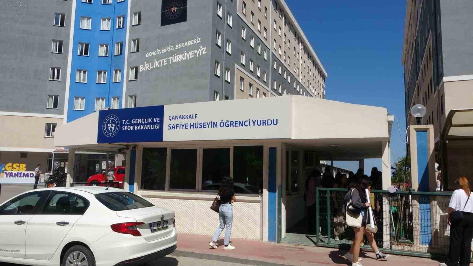 &Ccedil;anakkale&rsquo;de kız &ouml;ğrenci yurdunda korkutan yangın
