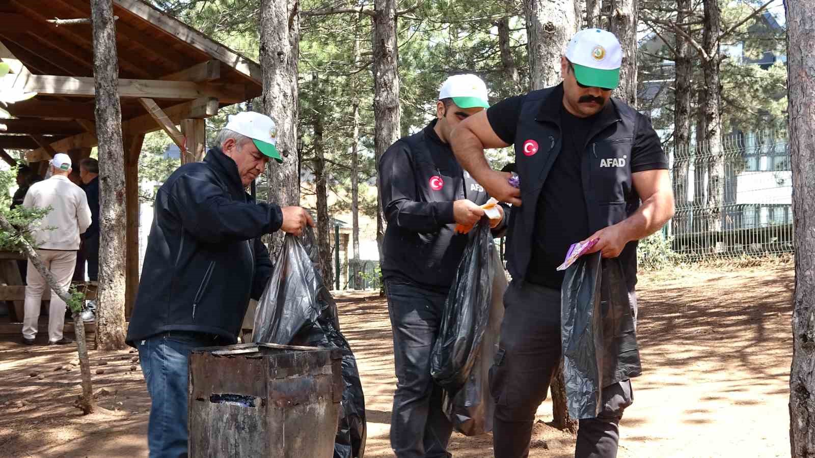 Türkiye’nin ilk milli parkında orman yangınlarına karşı temizlik etkinliği yapıldı
