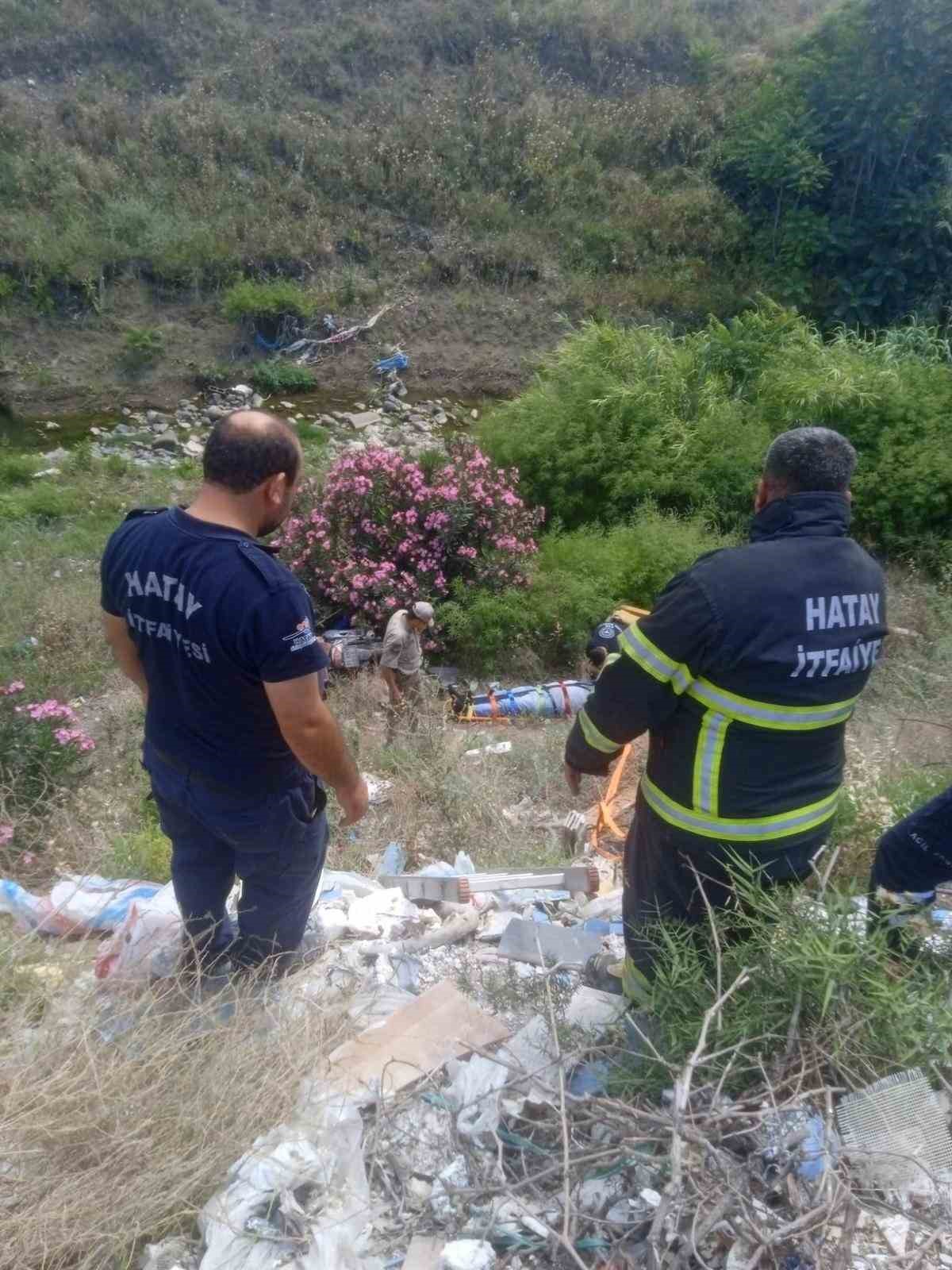 Hatay’da motosiklet uçuruma yuvarlandı: 1 yaralı