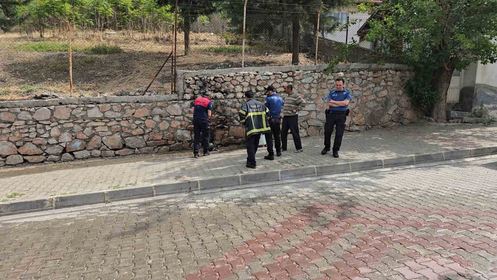 Tokat’ta çay içmek için yaktığı mutfak tüpü alev aldı