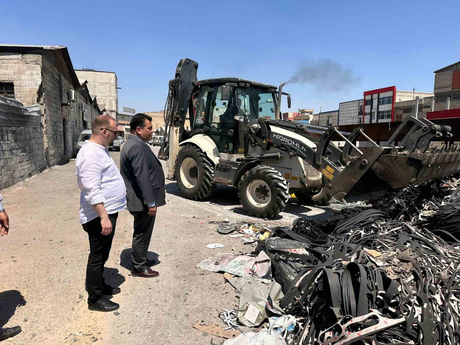 Nizip Caddesi&rsquo;ndeki işletmelere &ccedil;evre denetimi
