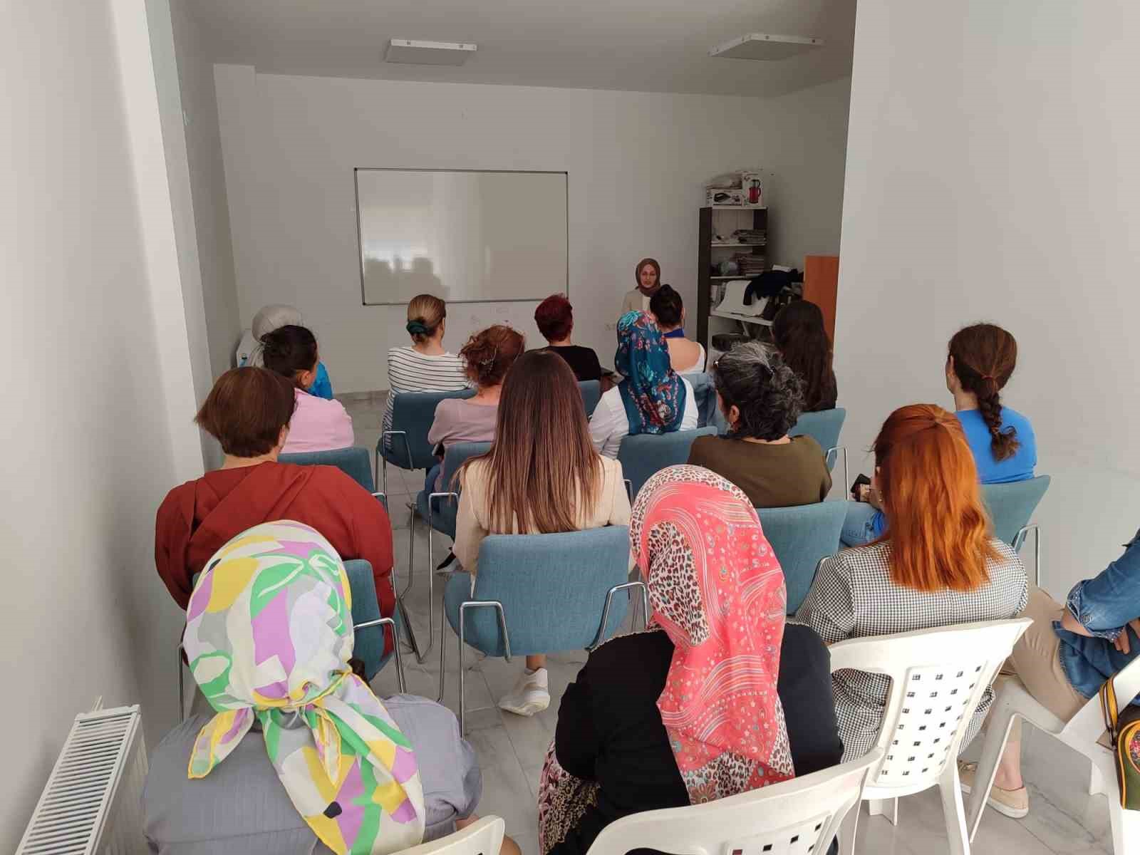 Halk sağlığı konusunda bilin&ccedil;lendirme &ccedil;alışmaları aralıksız s&uuml;r&uuml;yor
