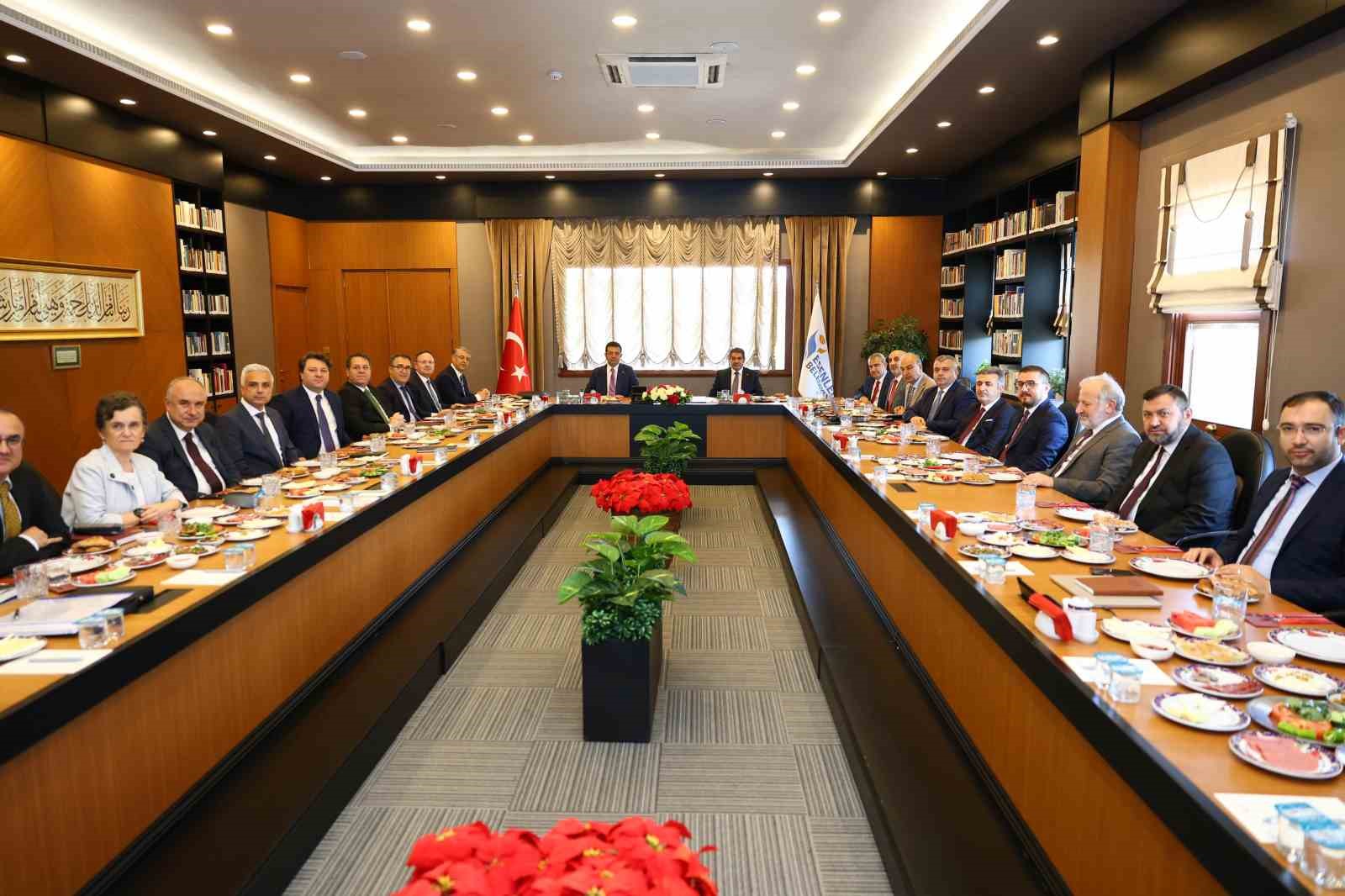 İBB Başkanı İmamoğlu&rsquo;ndan Esenler&rsquo;e ziyaret
