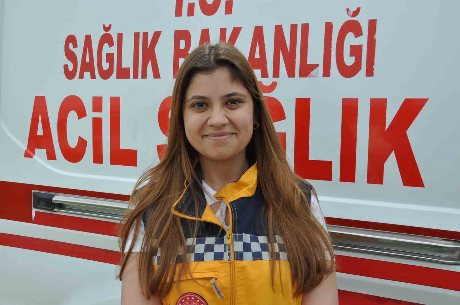 Kars&rsquo;ta ambulans s&uuml;r&uuml;ş eğitimleri nefes kesti
