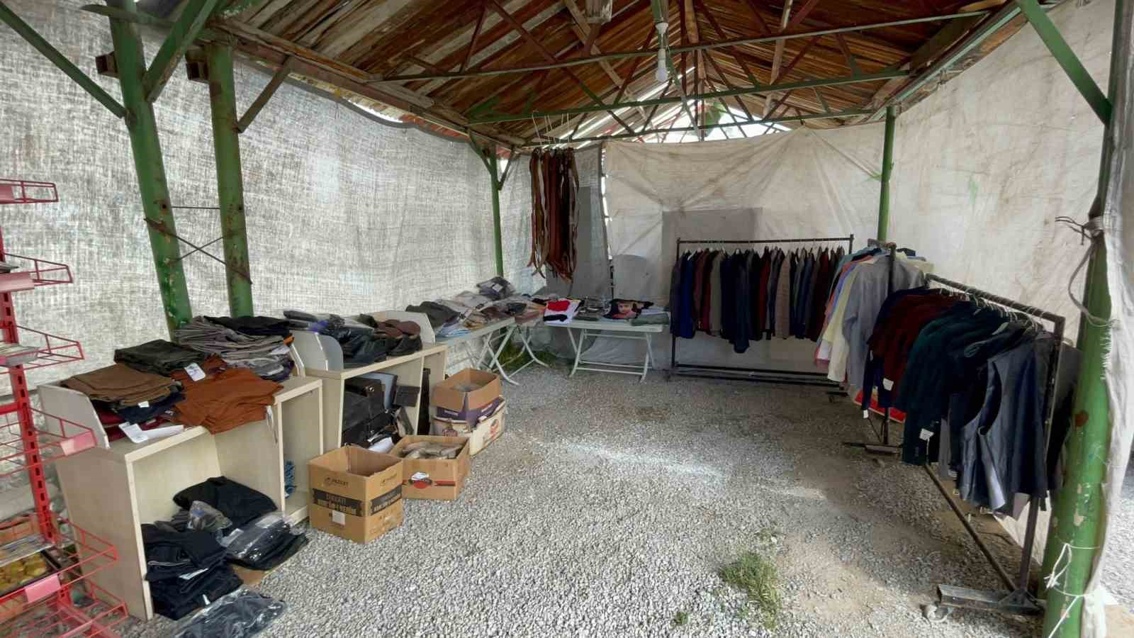 Tatvan&rsquo;da &ouml;ğrenciler i&ccedil;in &ldquo;hayır &ccedil;arşısı&rdquo; kuruldu
