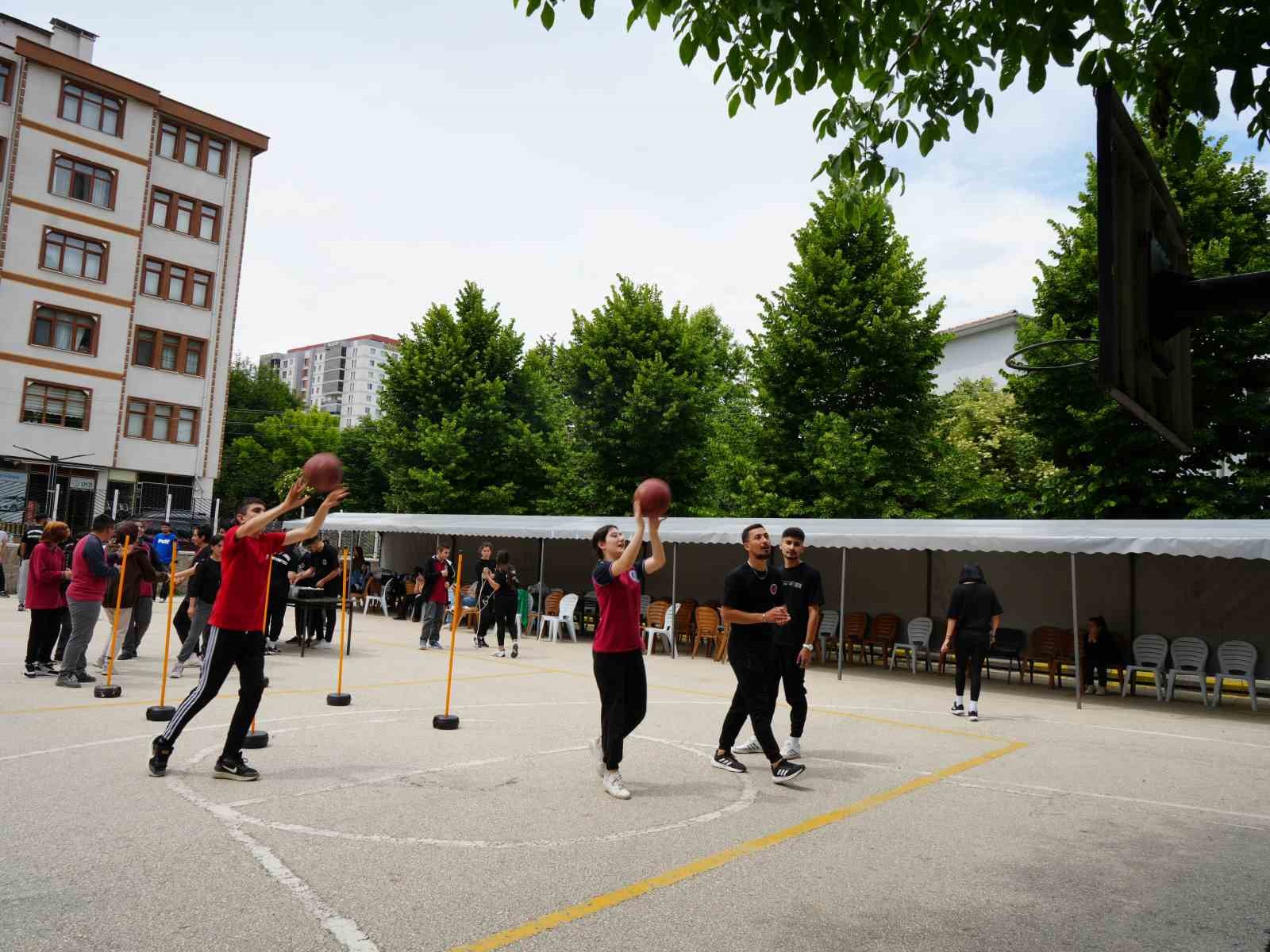 Üniversite öğrencileri özel bireylere sporla katkı sağlıyor İhlas Haber Ajansı