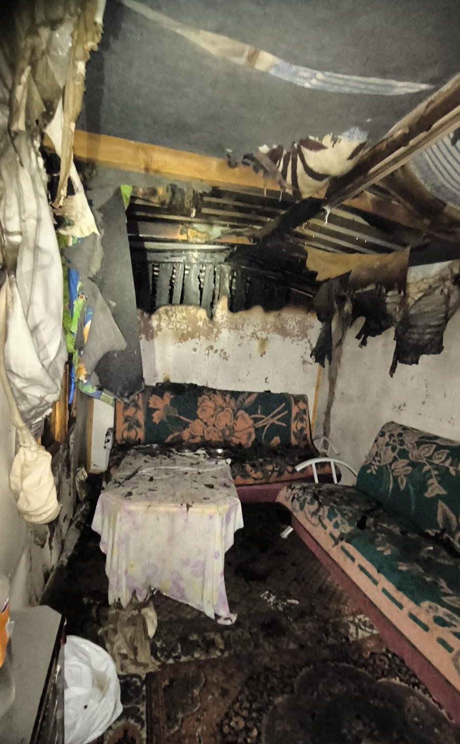 Burdur&rsquo;da sobadan &ccedil;ıkan yangında iş yeri kullanılamaz hale geldi
