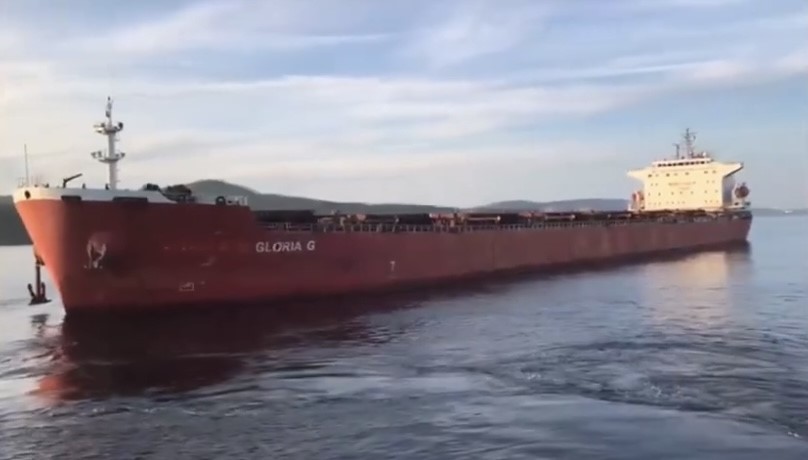 Çanakkale Boğazı’ndan geçen mısır yüklü dökme yük gemisi makine arızası yaptı