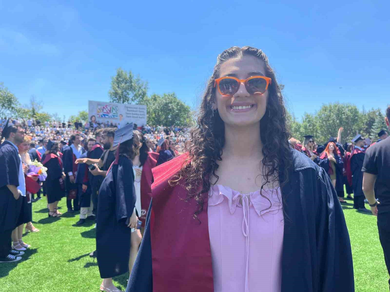 Anadolu &Uuml;niversitesi&rsquo;nde mezuniyet heyecanı başladı
