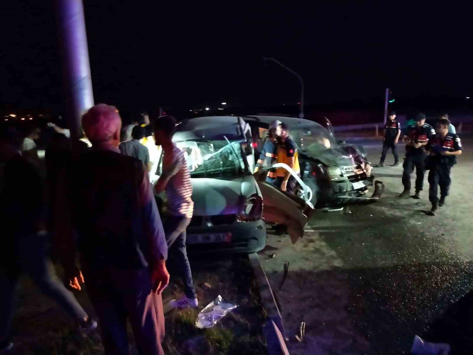 Malatya&rsquo;da feci kaza: 1 &ouml;l&uuml;, 4 yaralı

