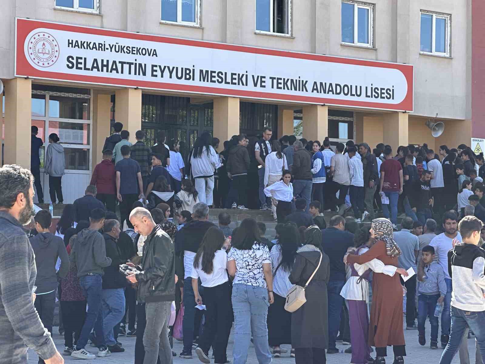 Y&uuml;ksekova&rsquo;da LGS heyecanı başladı
