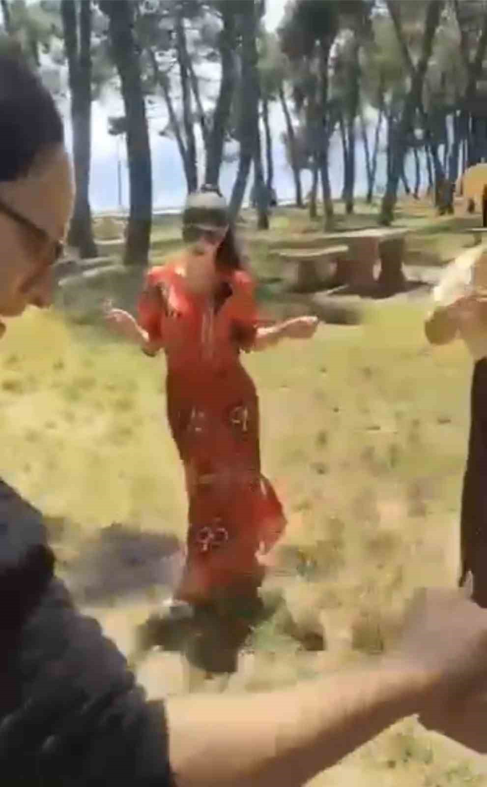 T&uuml;rk rehberler Koreli turistlere halay &ouml;ğretti
