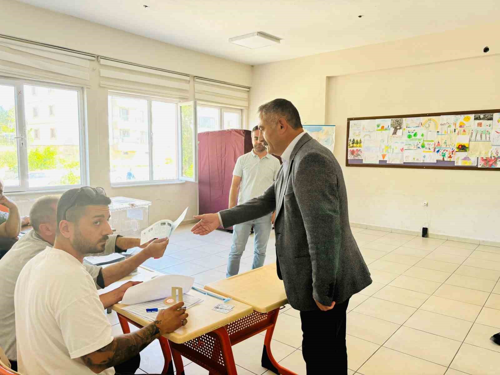 Tunceli’de yenilenen seçimde oy verme işlemi başladı
