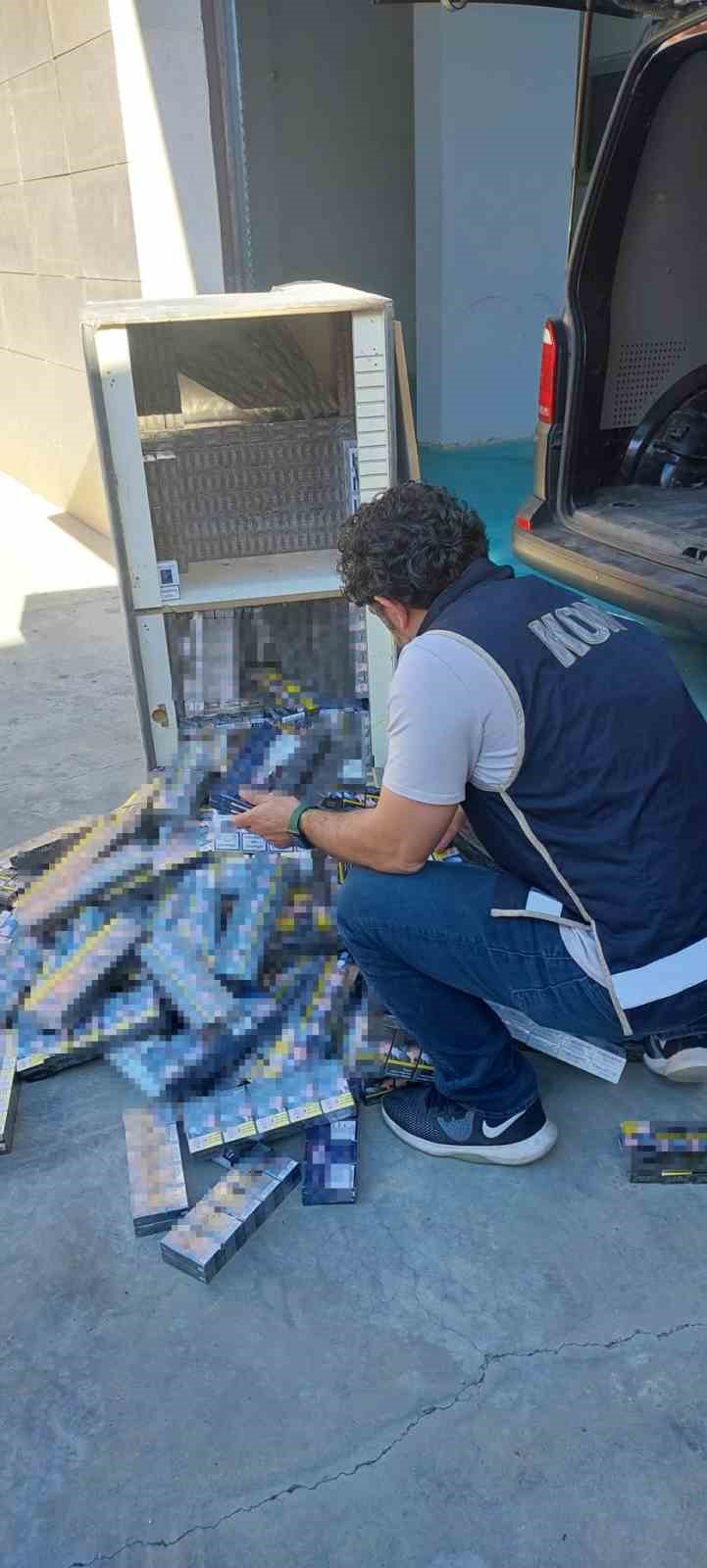 Siirt&rsquo;te 3 bin paket ka&ccedil;ak sigara ele ge&ccedil;irildi
