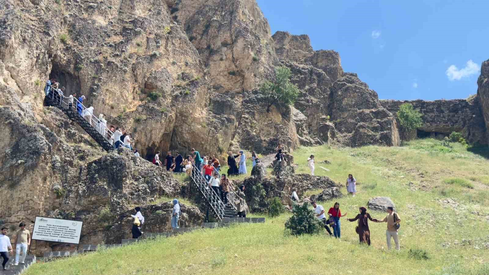 Üniversite öğrencileri için trenle Palu gezisi düzenlendi