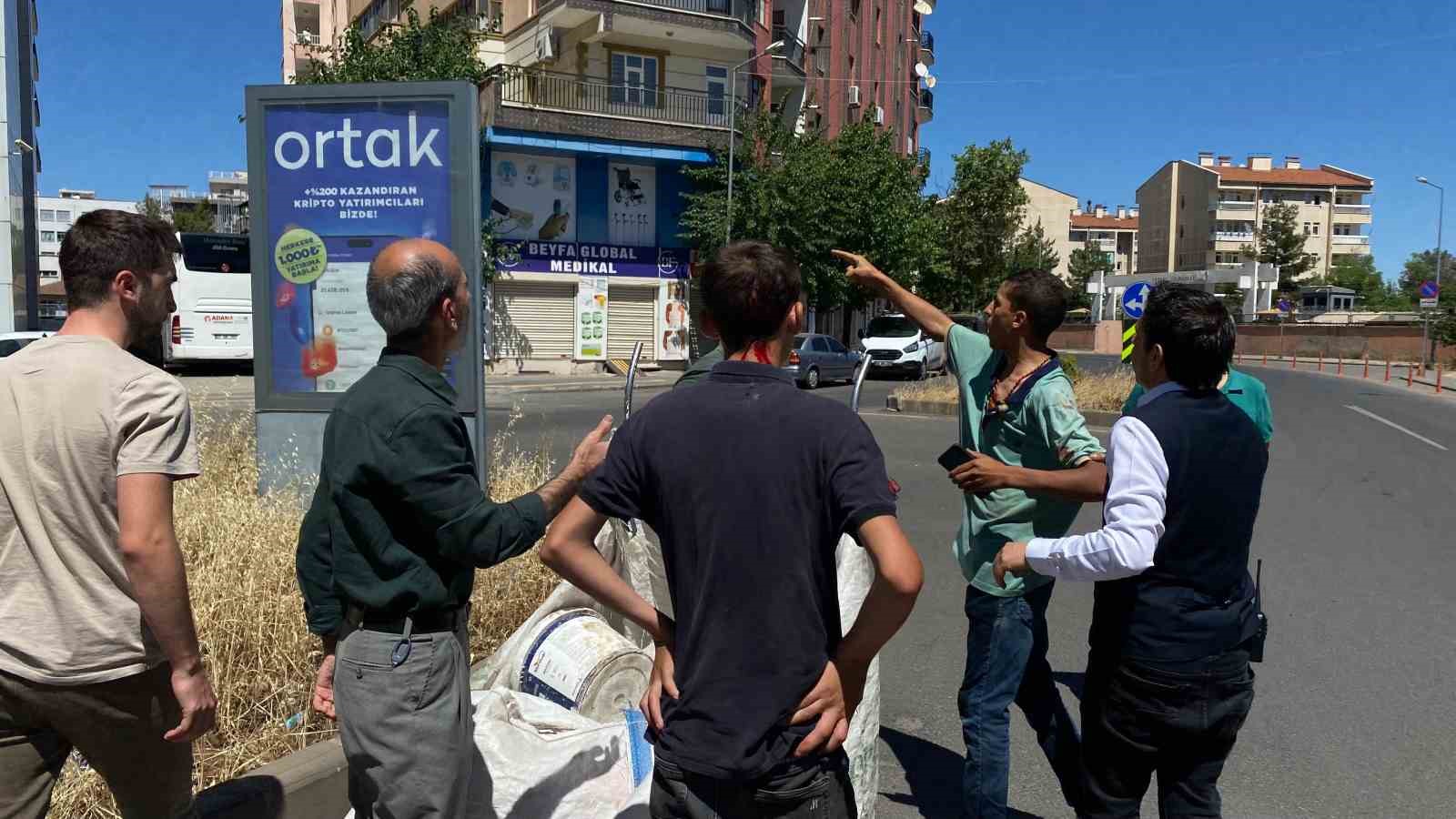 Diyarbakır’da otel çalışanları kağıt toplayan çocukları böyle darp etti
