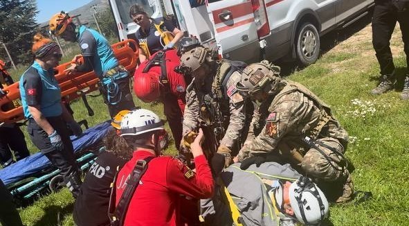 Aladağlar’da yaralanan dağcı için ekipler seferber oldu
