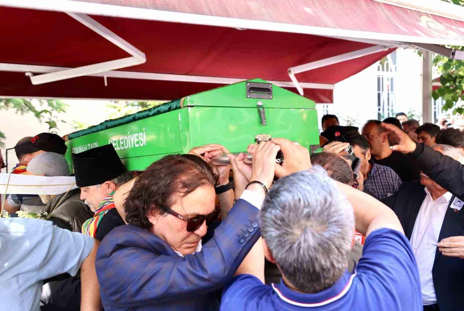 Vali Şefik Ayg&ouml;l, Niyazi &Ccedil;apa&rsquo;nın cenazesine katıldı
