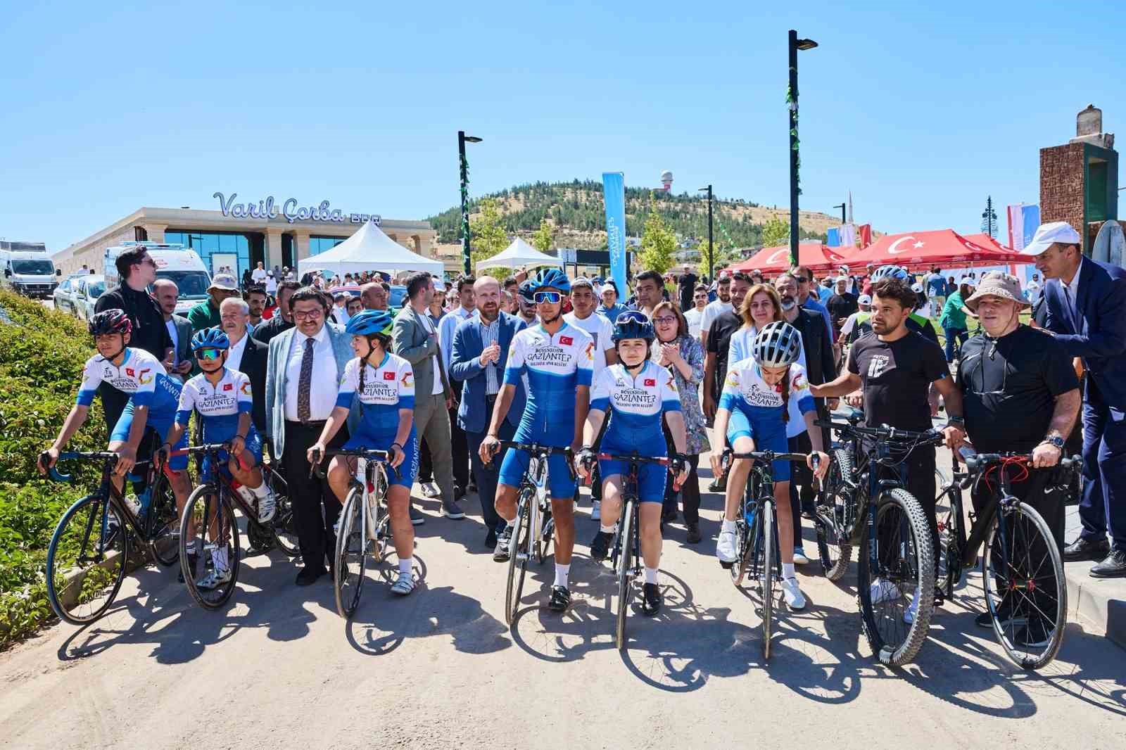 Gaziantep’te Bilal Erdoğan’ın katılımıyla dünya bisiklet günü etkinliği