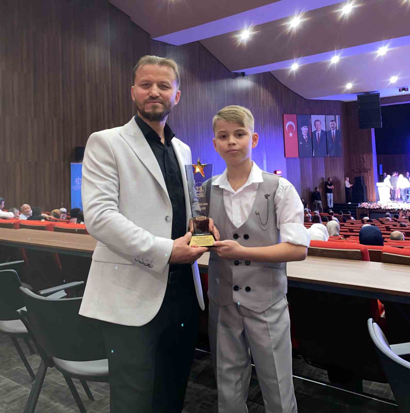 23’üncü Tokat En’leri Ödül Töreni’nde İHA’ya ödül
