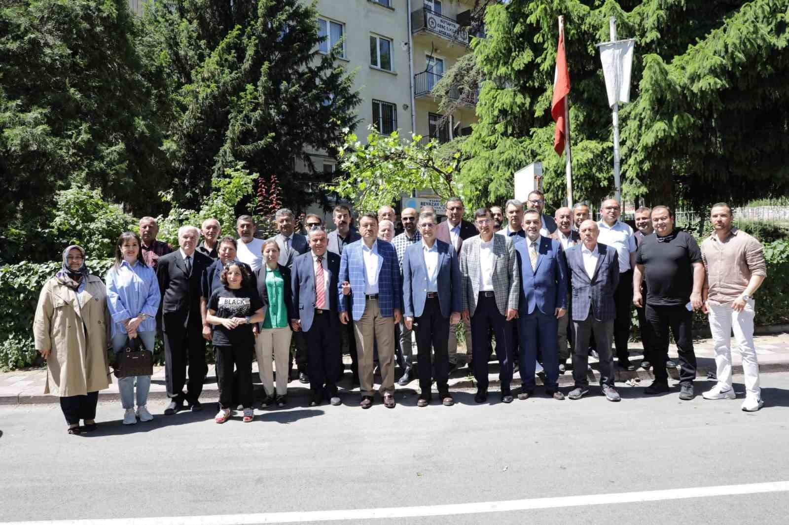 K&uuml;tahya Beyazay Derneği&rsquo;nden geleneksel birlik ve beraberlik kahvaltısı
