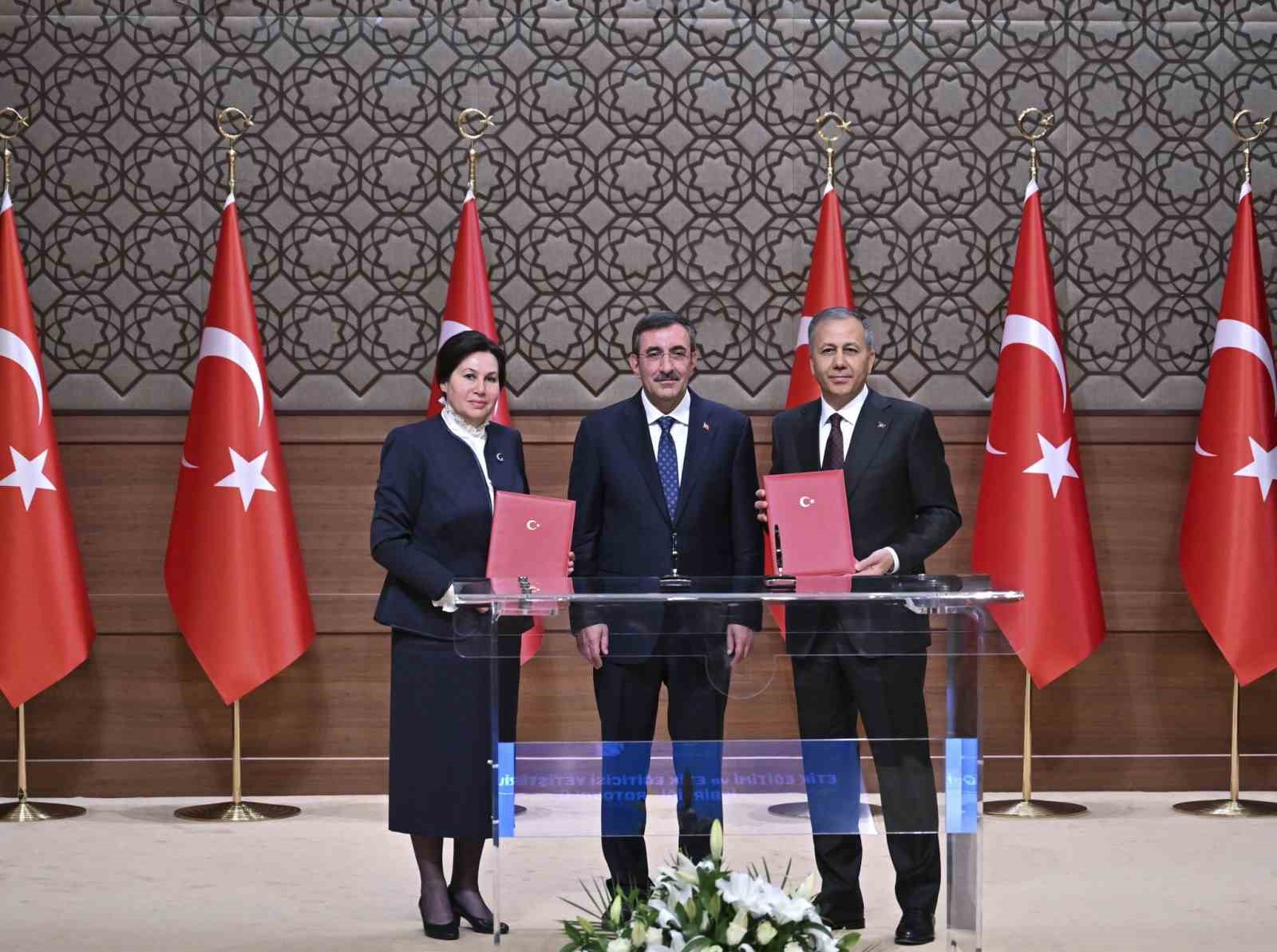 Cumhurbaşkanı Yardımcısı Yılmaz, Etik Eğitimi ve Etik Eğiticisi Yetiştirilmesi İşbirliği Protokolü İmza Töreni’ne katıldı