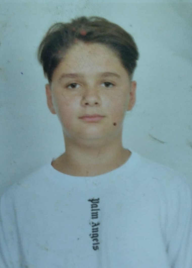 Kayıp 16 yaşındaki &ccedil;ocuk, evinden 400 metre uzakta &ouml;l&uuml; bulundu
