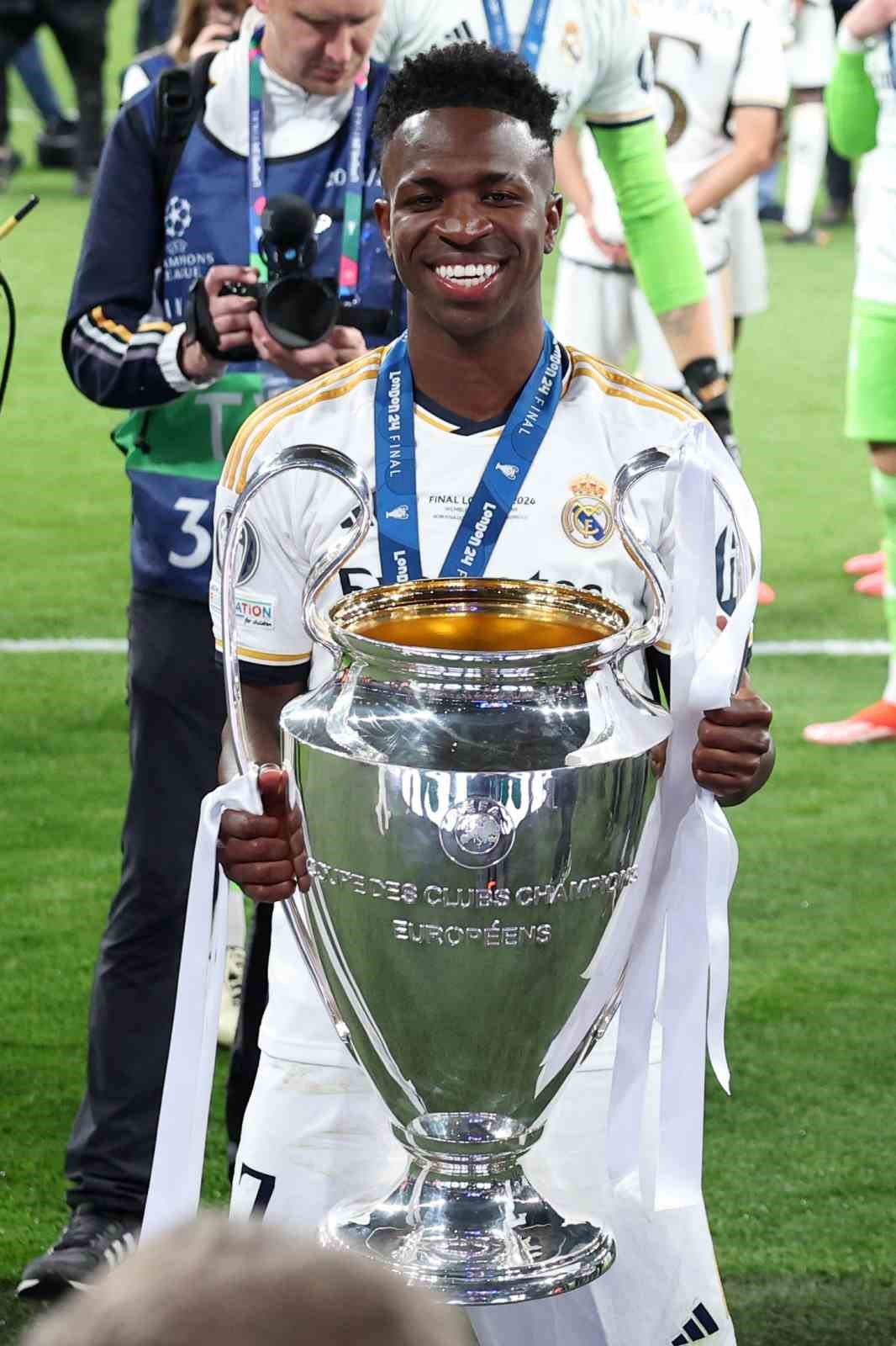 Vinicius Junior, Şampiyonlar Ligi’nde sezonun en iyi oyuncusu seçildi