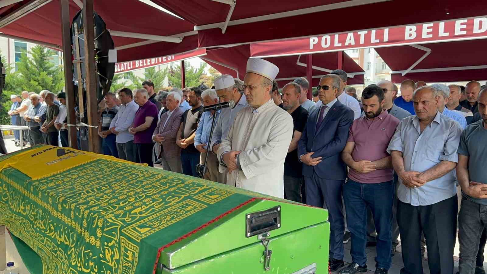 Kavgayı ayırırken hayatını kaybeden eski Polatlıspor Başkanı Serkan Özkan toprağa verildi