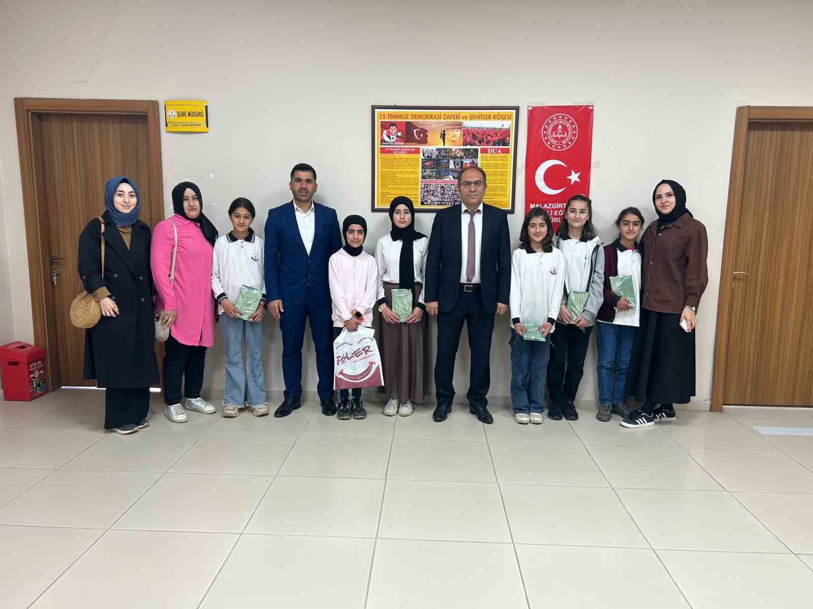 Alpaslan Kız İmam Hatip Lisesi öğrencilerinden büyük başarı