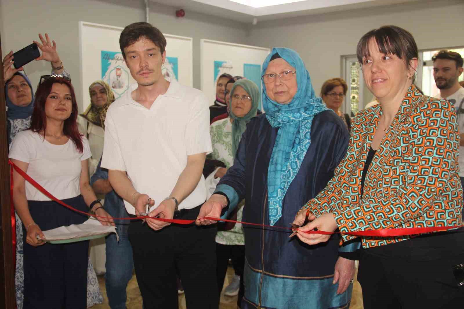 K&uuml;tahya&rsquo;da emekli memur Yaşar Ataseven ilk kişisel sergisini a&ccedil;tı
