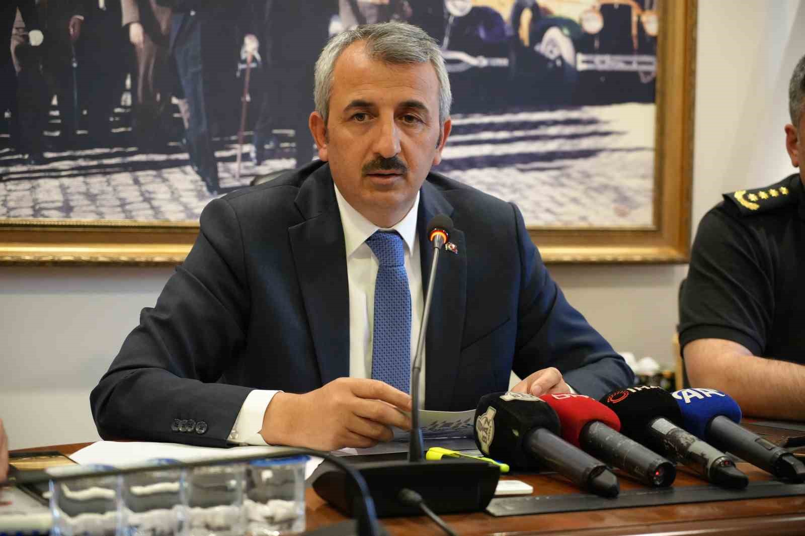 Edirne, ka&ccedil;ak g&ouml;&ccedil;men yakalama başarısında 3&rsquo;&uuml;nc&uuml; il oldu
