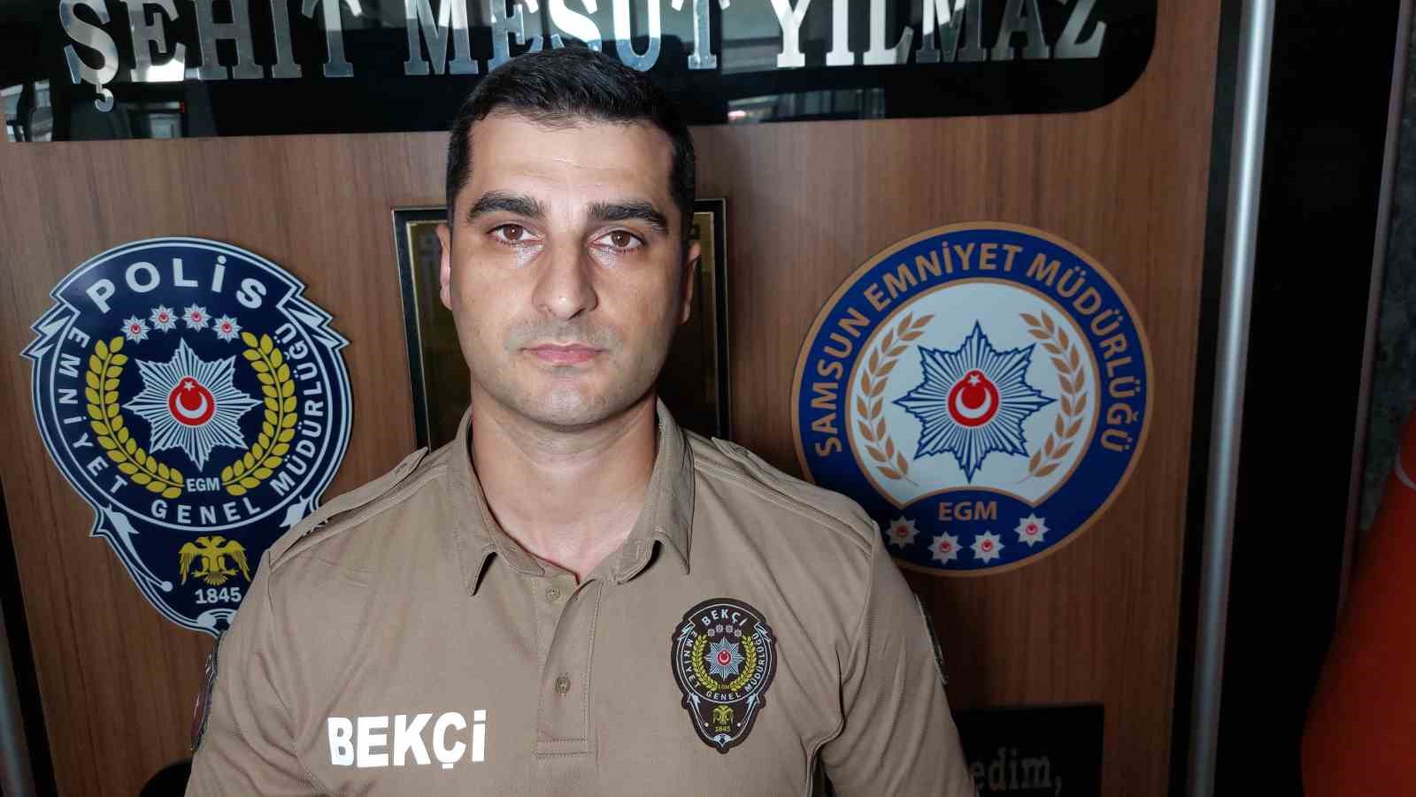 Kahraman bek&ccedil;i, nefes borusuna &ccedil;iğ k&ouml;fte ka&ccedil;an &ccedil;ocuğu Heimlich manevrası ile &ouml;l&uuml;mden kurtardı
