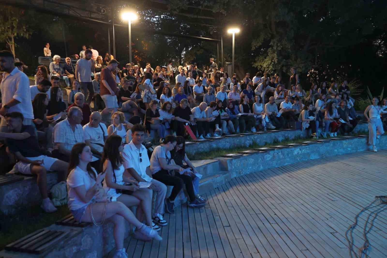 Genç yetenekler "Şah Canavara Mat" ile sahneye çıktı
