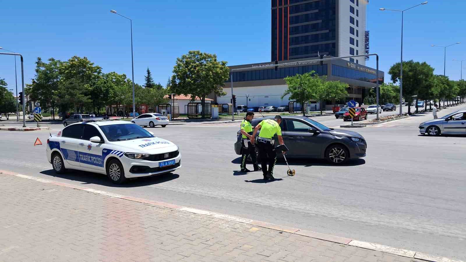 Karaman’da otomobil ile motosiklet çarpıştı: 1 yaralı
